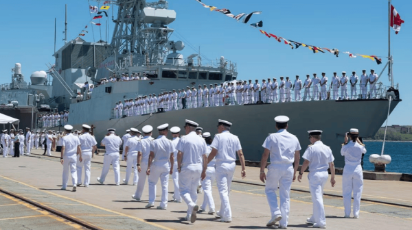 众团优配 加拿大不装了，要在中国家门口部署军力？外媒：加菲已签署军事协议